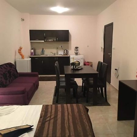 Arizona Del Mar Apartment Pomorie Bagian luar foto