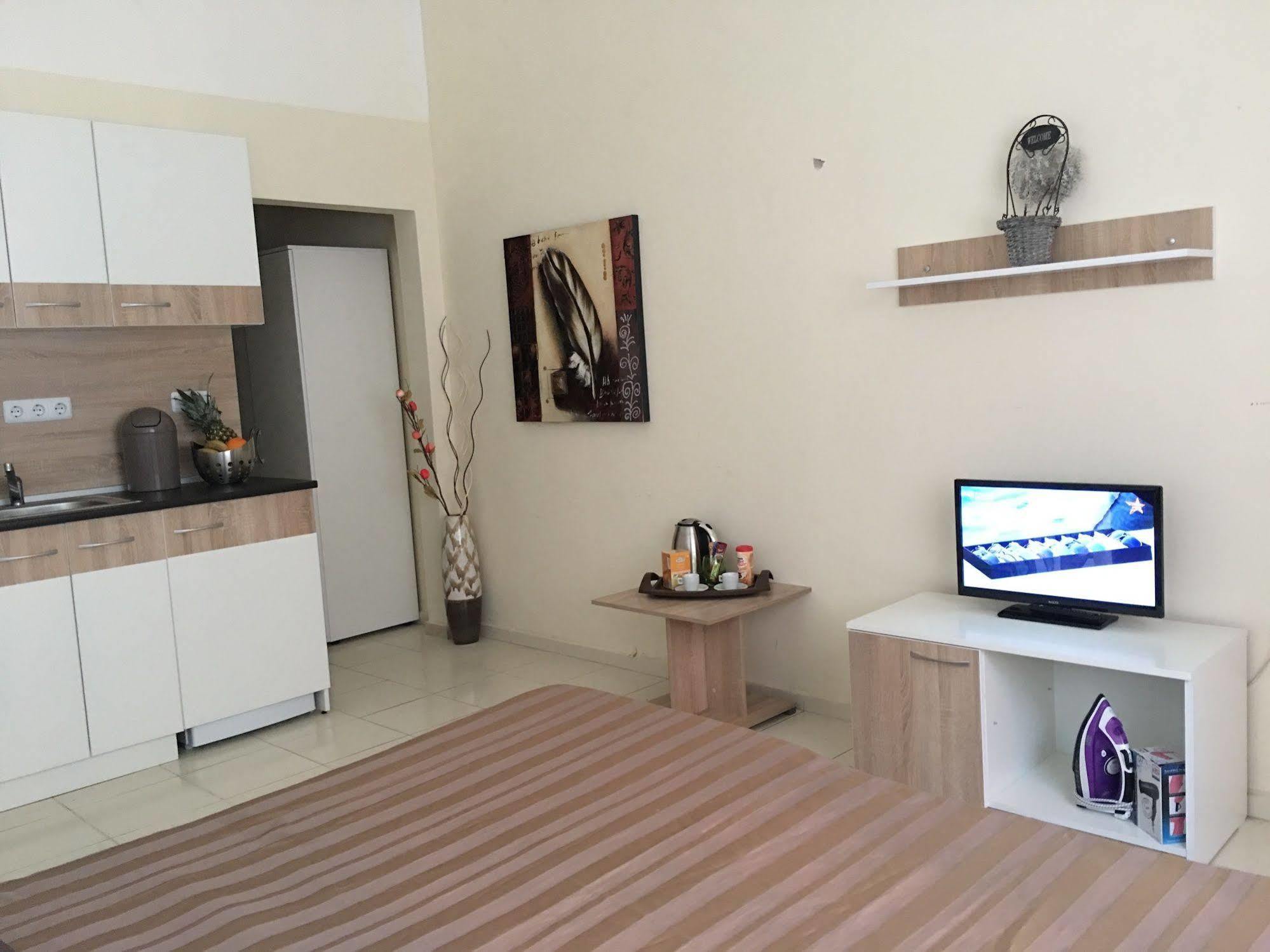 Arizona Del Mar Apartment Pomorie Bagian luar foto