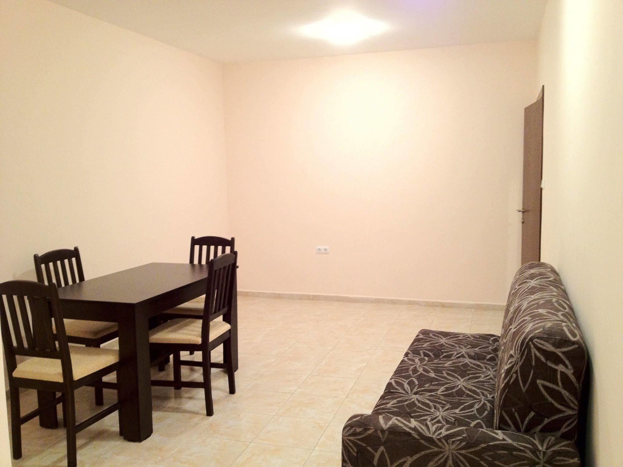 Arizona Del Mar Apartment Pomorie Bagian luar foto
