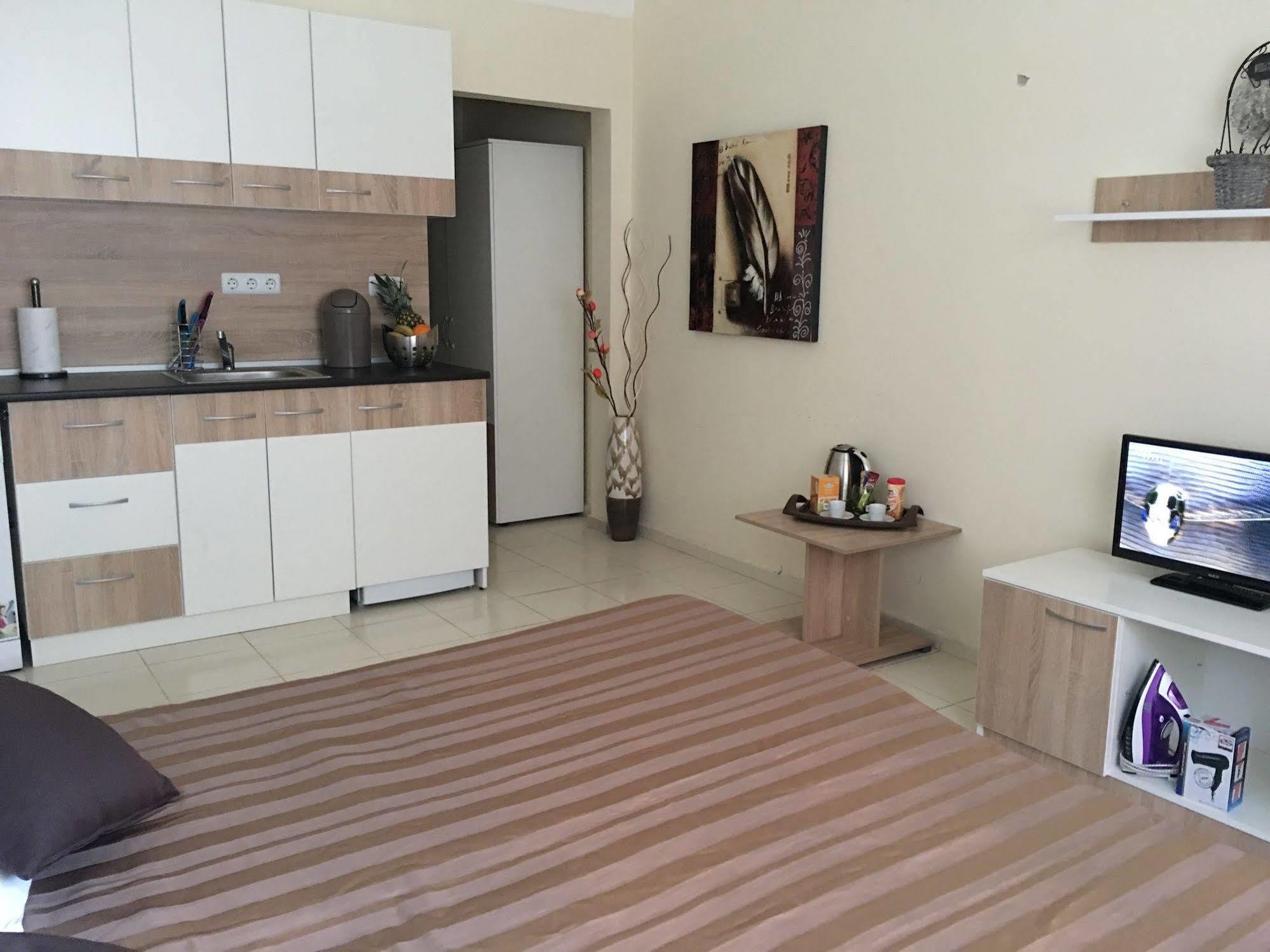 Arizona Del Mar Apartment Pomorie Bagian luar foto