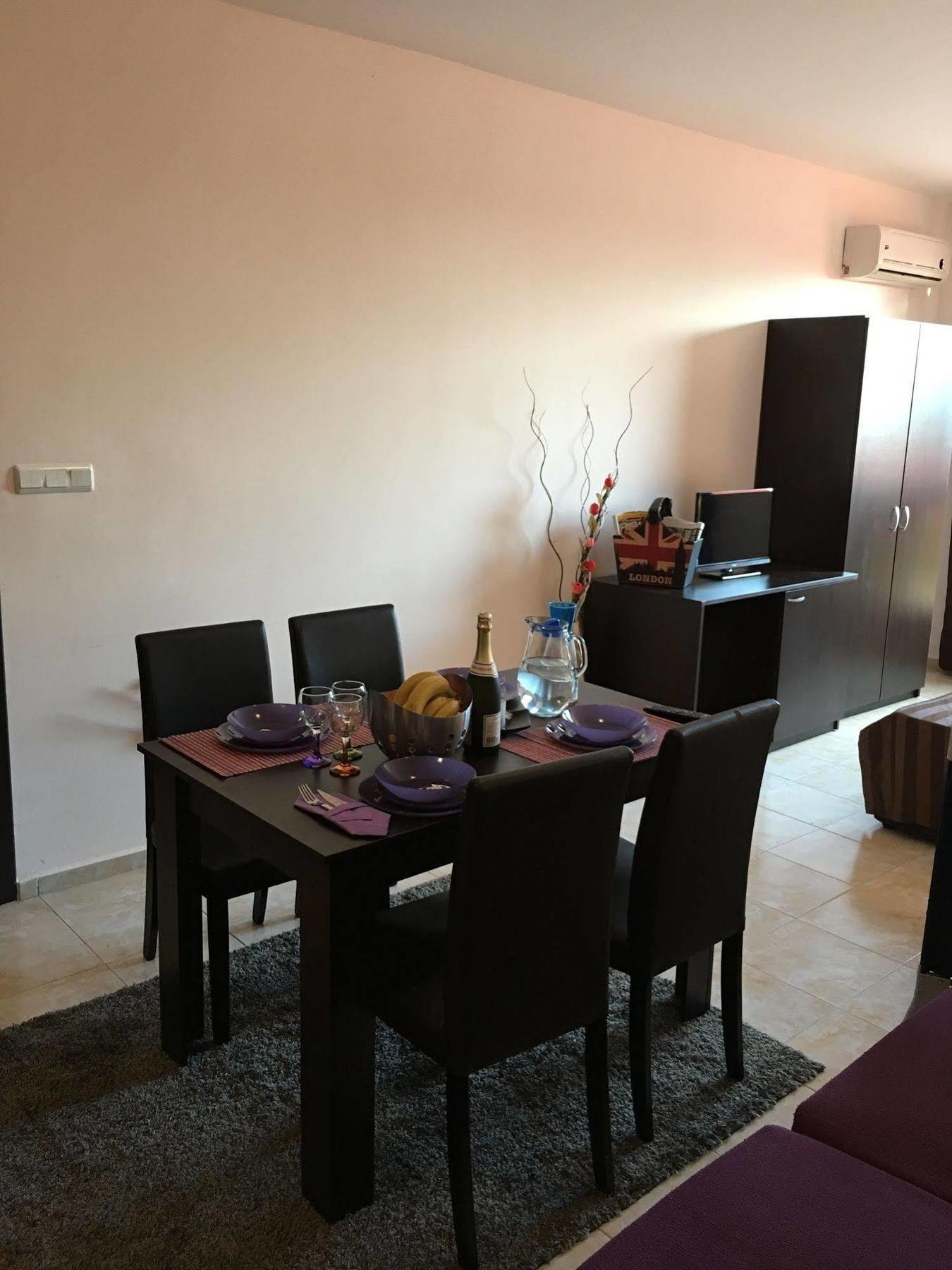 Arizona Del Mar Apartment Pomorie Bagian luar foto