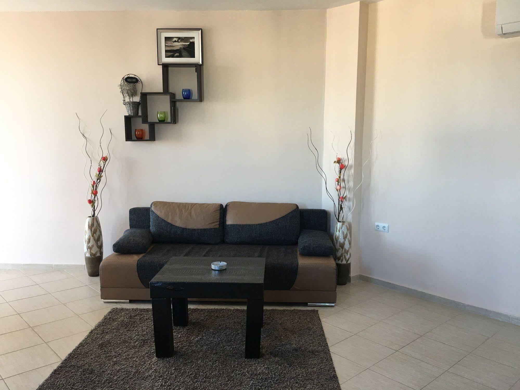 Arizona Del Mar Apartment Pomorie Bagian luar foto