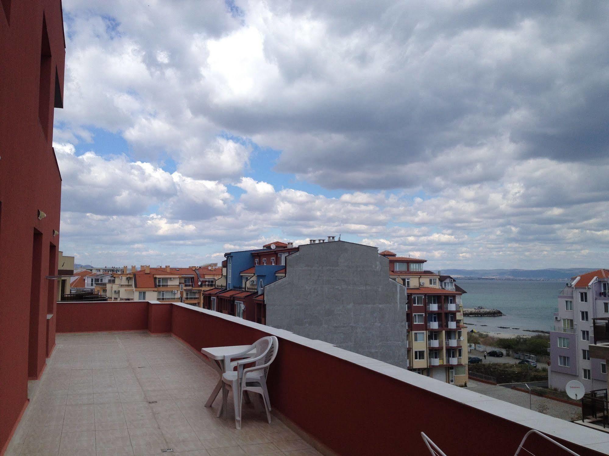 Arizona Del Mar Apartment Pomorie Bagian luar foto