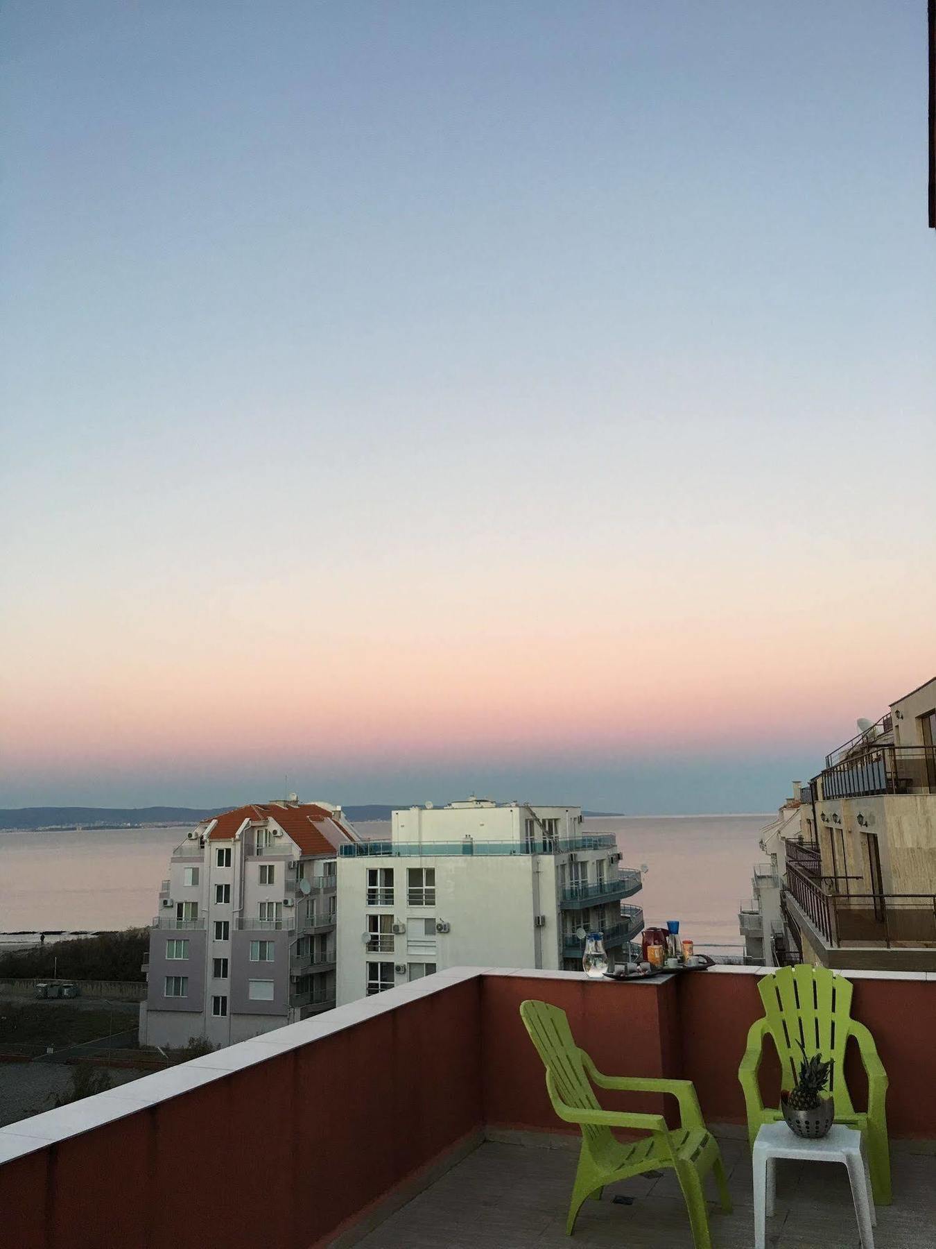 Arizona Del Mar Apartment Pomorie Bagian luar foto